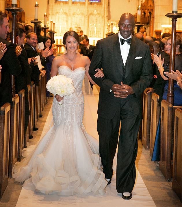 Michael Jordan y su nueva esposa Yvette Prieto
