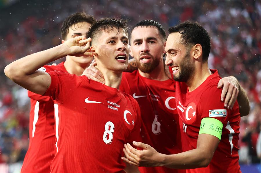 Portugal sumó sobre la hora sus primeros puntos en la Eurocopa 1 Arda Guler I