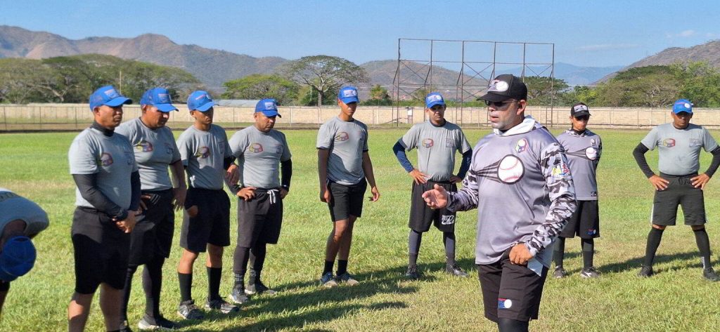 Fundación Polar inspira, apoya y entrena árbitros profesionales de béisbol 2 Imagen referencial C