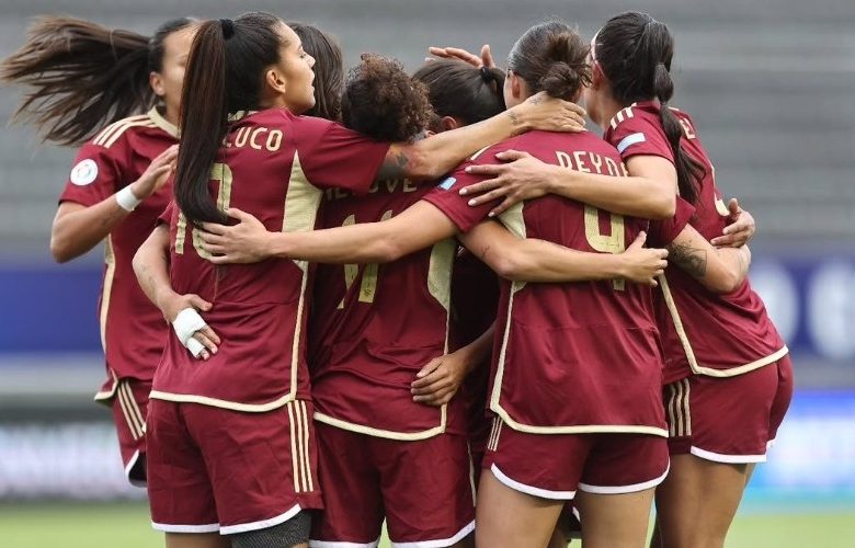 Vinotinto Femenina - Archivo