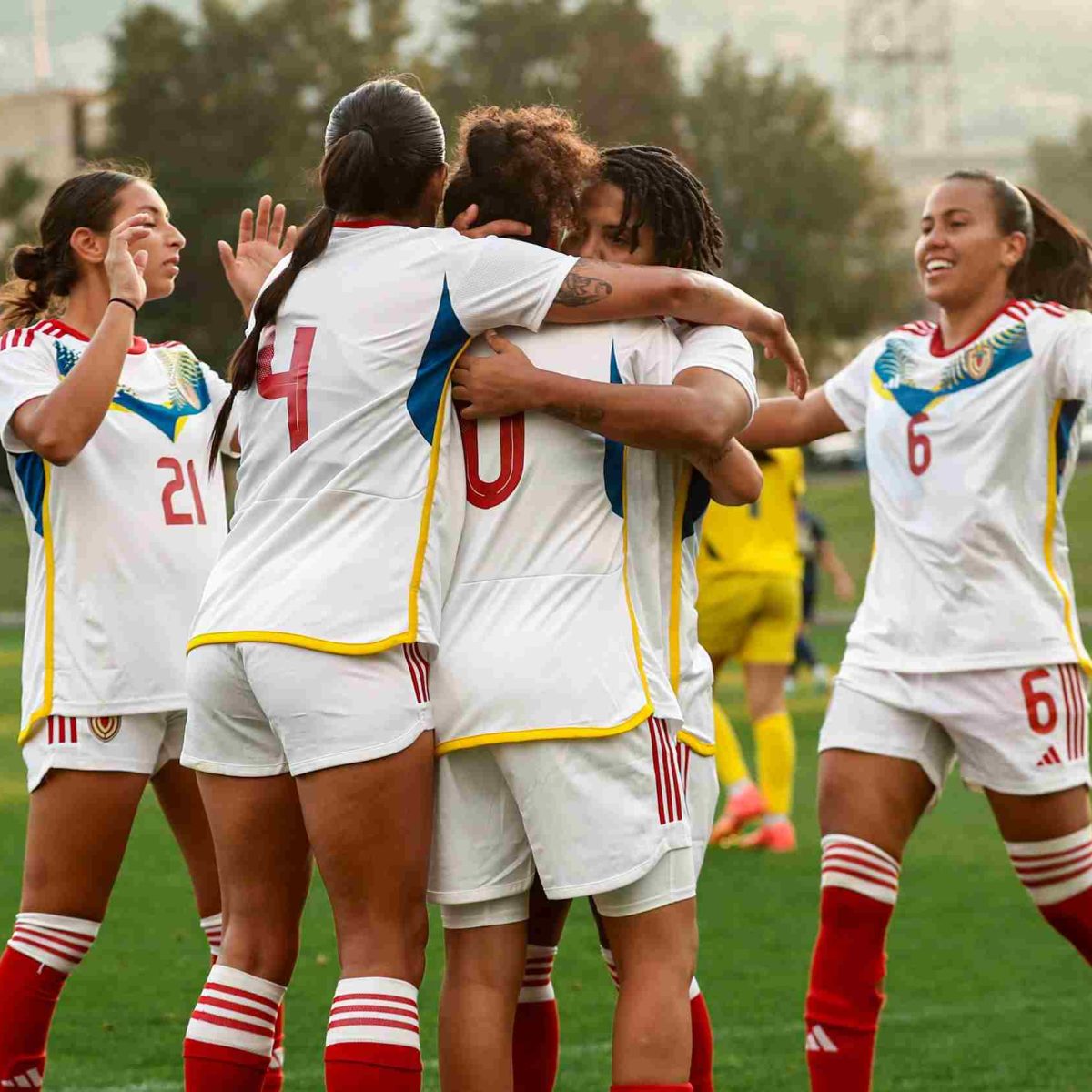 Vinotinto Femenina - Archivo