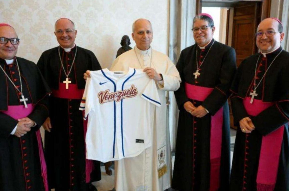 León XIV - Team Béisbol Venezuela