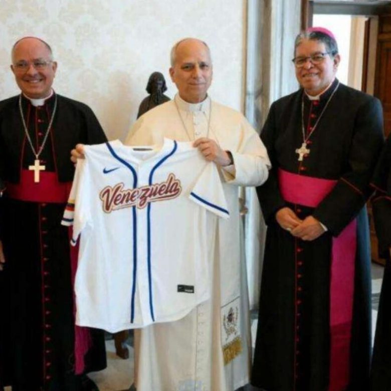 León XIV - Team Béisbol Venezuela
