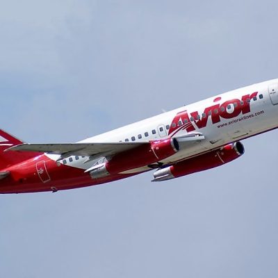 2 Avior Airlines Boeing 737 400