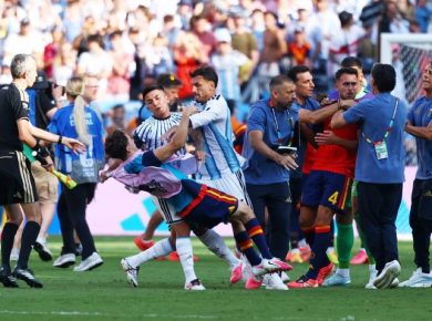 Agresión de Leandro Paredes a Gavi