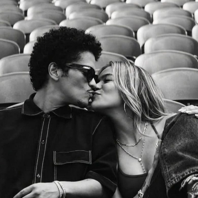 Karol G y Bruno Mars