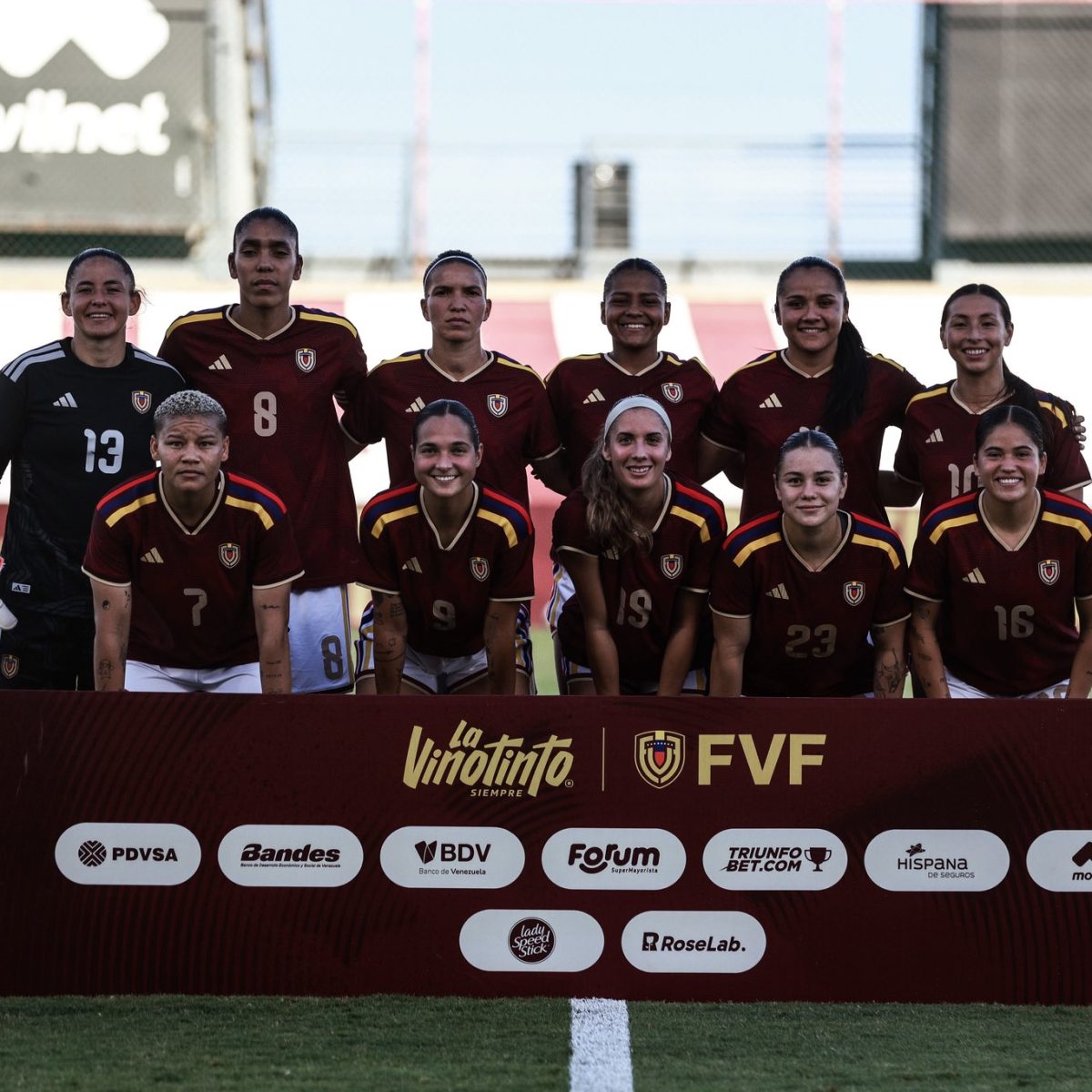 Vinotinto Femenina